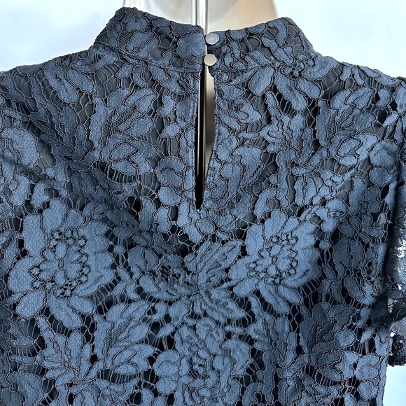 Banana Republic Lace Scallop Hem Ruffle Sleeve Blouse - Picture 6 of 15